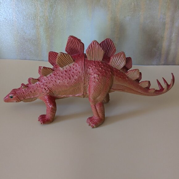 6 Toy Dinosaurs - Picture 14 of 16